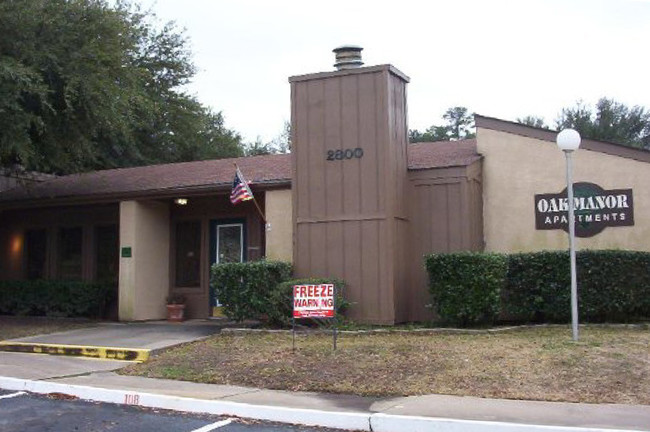 Oak Manor Apartments in Marshall, TX - Foto de edificio - Building Photo