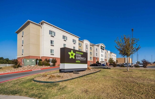 Furnished Studio-Lawton - Fort Sill in Lawton, OK - Foto de edificio - Building Photo