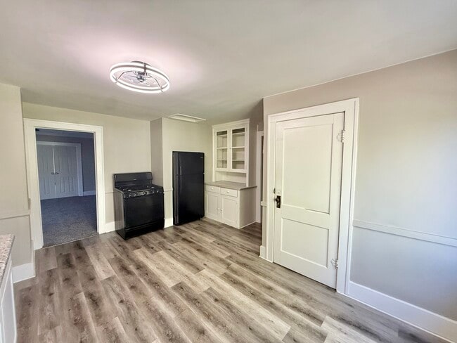 922 Maple St in Wyandotte, MI - Building Photo - Building Photo