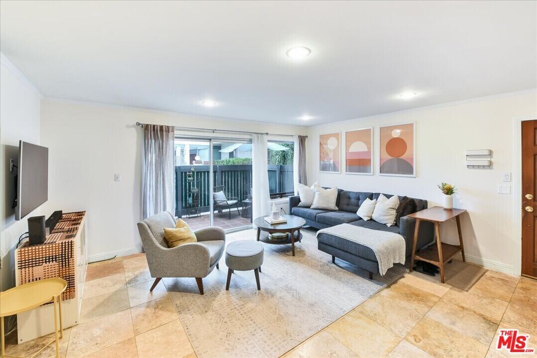 5700 Etiwanda Ave-Unit -152 in Los Angeles, CA - Building Photo