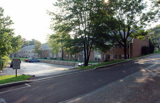 Plymouth Gardens in Conshohocken, PA - Building Photo