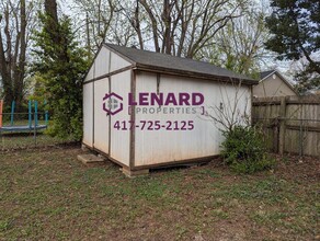 809 E Rosebrier St in Springfield, MO - Foto de edificio - Building Photo