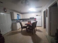 606 Vincent St photo'