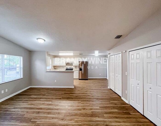 3912 E Powhatan Ave in Tampa, FL - Building Photo - Building Photo