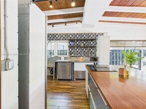 1632 SW 28th Ave in Fort Lauderdale, FL - Foto de edificio - Building Photo