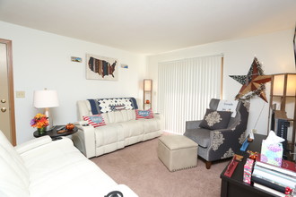 Breckenridge Estates Apartments in Lawrenceburg, KY - Building Photo - Interior Photo