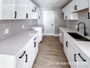 6615 Moss Rose St in Houston, TX - Building Photo - Building Photo