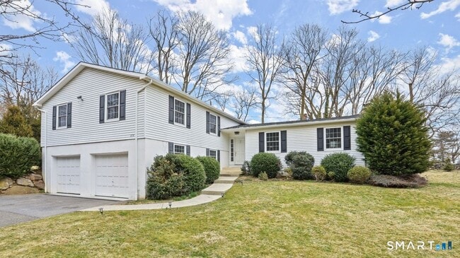 property at 519 E Putnam Ave