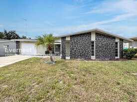 3313 Ottway Dr in Holiday, FL - Building Photo
