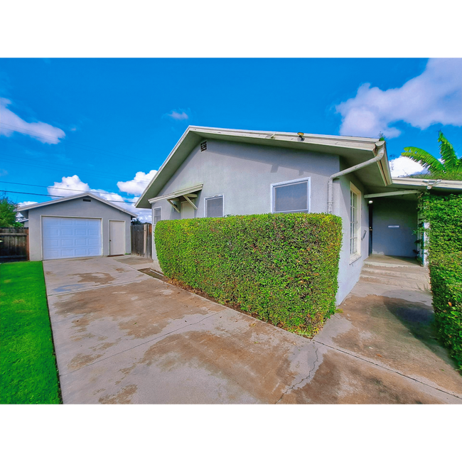 property at 2013 Norris Dr W