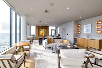 2510 6th Ave, Unit 2501 in Seattle, WA - Building Photo - Building Photo