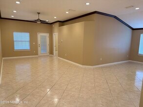 5925 Round Table Rd in Jacksonville, FL - Building Photo - Building Photo