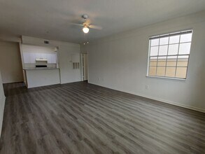 17104 Carrington Park Dr in Tampa, FL - Building Photo - Building Photo