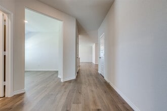 5237 Sandrine Ave in Aubrey, TX - Building Photo - Building Photo