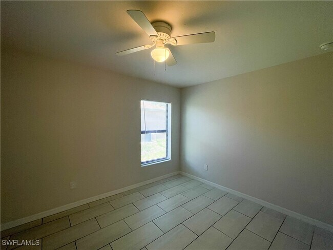3605 SW 8th Pl in Cape Coral, FL - Building Photo - Building Photo
