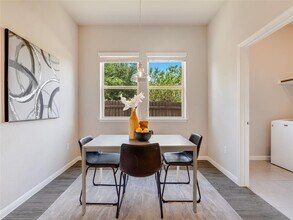 7816 Vista Mejor Dr in Austin, TX - Building Photo - Building Photo