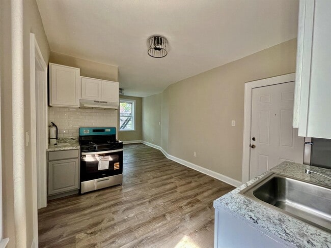 211 64th St in West New York, NJ - Building Photo - Building Photo