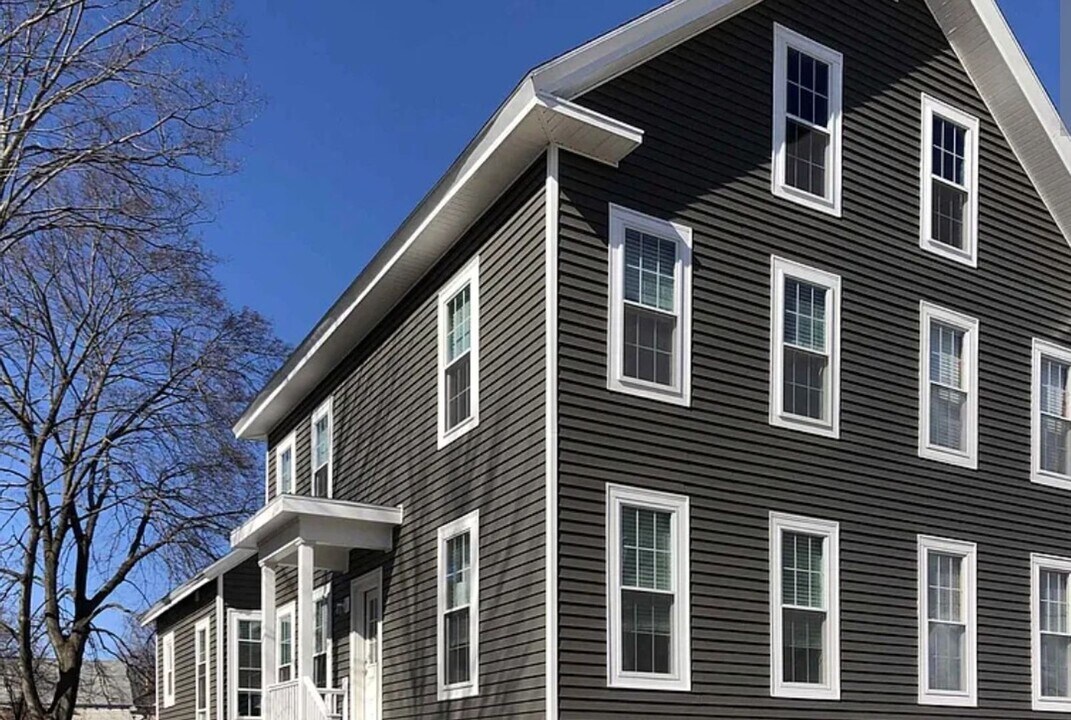 44-46-46 Perley St in Concord, NH - Building Photo