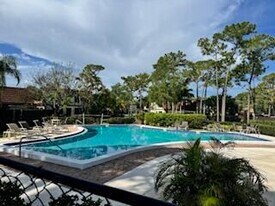 144 Weybridge Cir in Royal Palm Beach, FL - Building Photo