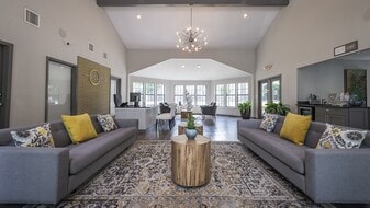 Eclipse Apartments in Duluth, GA - Building Photo