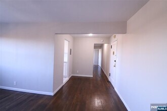 2335 Hudson Terrace in Fort Lee, NJ - Building Photo - Building Photo
