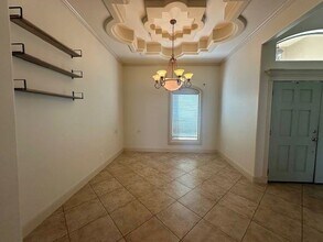 10529 Winrock Dr in Laredo, TX - Building Photo - Building Photo