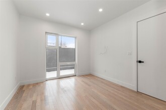 14-09 31st Ave in Queens, NY - Building Photo - Building Photo