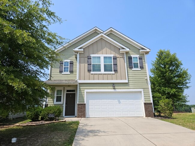 property at 905 Glenhaven Dr