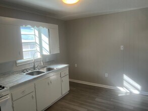 1107 Gum St in Conway, AR - Building Photo - Building Photo