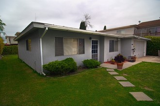 16791-16793 Green Ln in Huntington Beach, CA - Building Photo - Building Photo