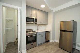 508 W Belmont Ave in Chicago, IL - Foto de edificio - Building Photo