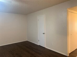 997 N 5th St in Noble, OK - Building Photo - Building Photo