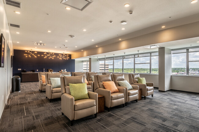 Ensemble Apartments in Castle Hills, TX - Foto de edificio - Interior Photo