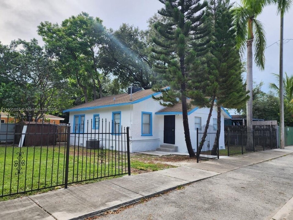 5606 NW 8th Ave in Miami, FL - Building Photo