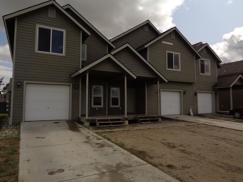 343 Colter Loop in Pinedale, WY - Building Photo