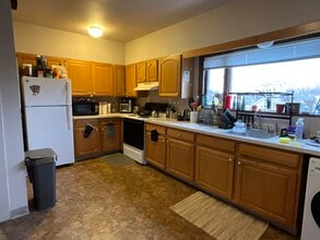 325 Main St, Unit 3 in Medford, MA - Foto de edificio - Building Photo