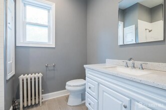 40 Bristol Rd in Piscataway, NJ - Building Photo - Building Photo