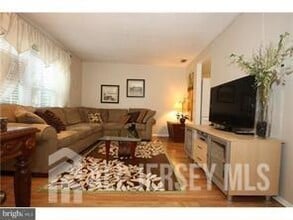 34 Beechwood Ct in Monmouth Junction, NJ - Building Photo - Building Photo