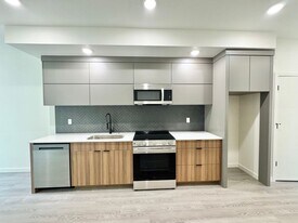 1306 NE 46th Ave in Portland, OR - Building Photo