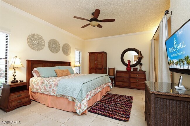 563 Serendipity Dr in Naples, FL - Building Photo - Building Photo