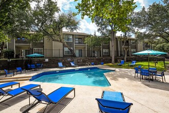 Settlers Creek Apartments in Austin, TX - Foto de edificio - Building Photo