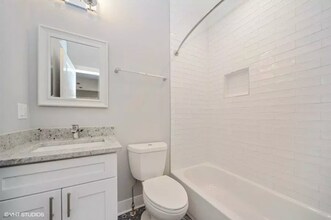 1750 W Summerdale Ave in Chicago, IL - Building Photo - Building Photo