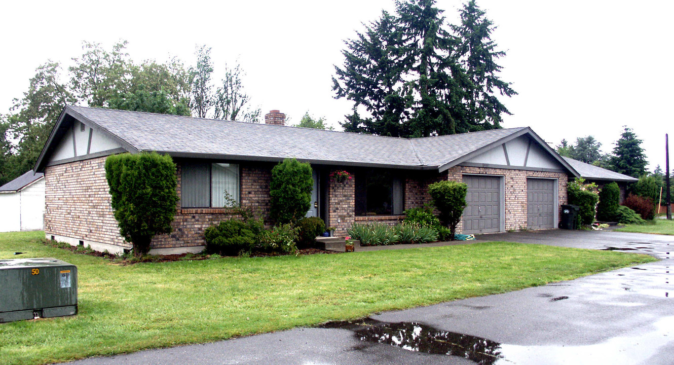 14306 --14312 9th Avenue Ct E in Tacoma, WA - Building Photo