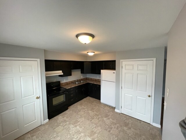 2191 Franklin St-Unit -109 in Carlyle, IL - Building Photo