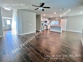 4093 Rialto Ave in Clovis, CA - Building Photo - Building Photo