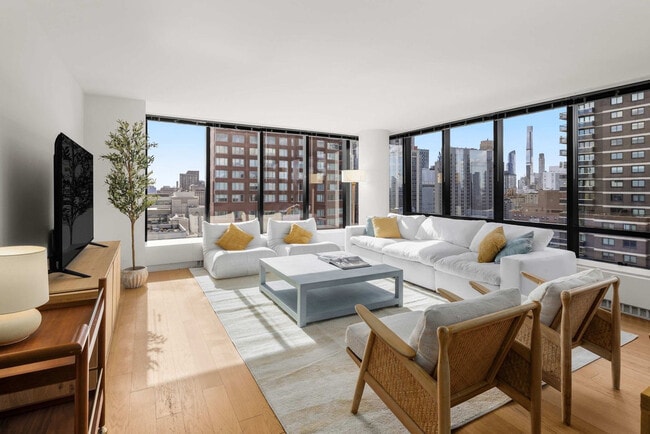 525 E 72nd St in New York, NY - Building Photo - Building Photo