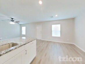 10122 Cerritos dr, Unit C in Cut And Shoot, TX - Building Photo - Building Photo