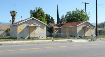 490 S Pershing Ave Apartments