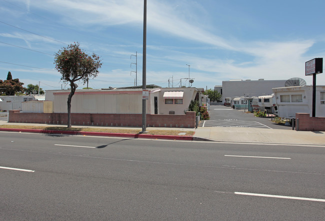 Chet's Trailer Park in Hawthorne, CA - Building Photo - Building Photo