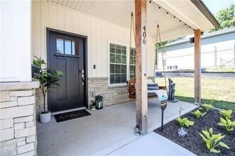 406 W Market St in Warrensburg, MO - Building Photo - Building Photo